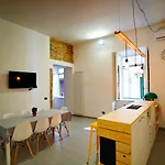 Bed & Breakfast Neapolitan Flat 2 0 4*