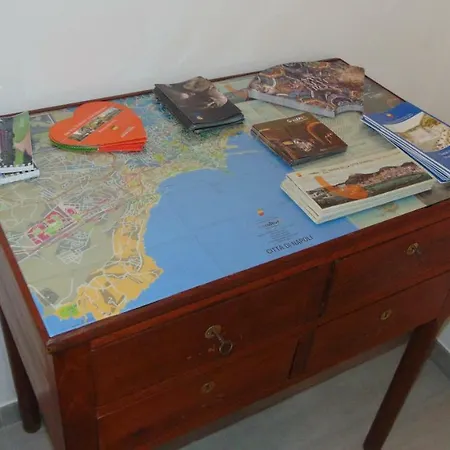 Neapolitan Flat Bed & Breakfast