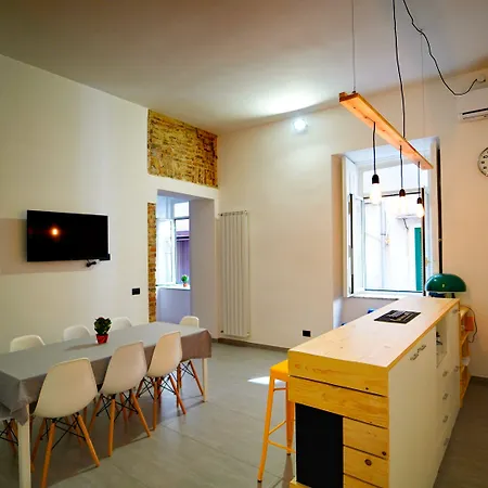 לינה וארוחת בוקר Neapolitan Flat 2 0 4*
