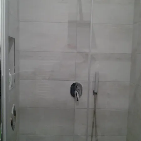 Neapolitan Flat 2 0 לינה וארוחת בוקר 4*